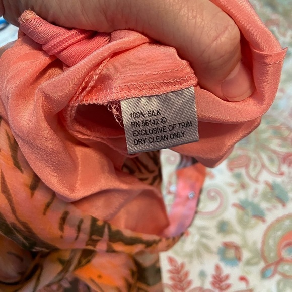 Muse size 8 long dress- zips up - Picture 11 of 12